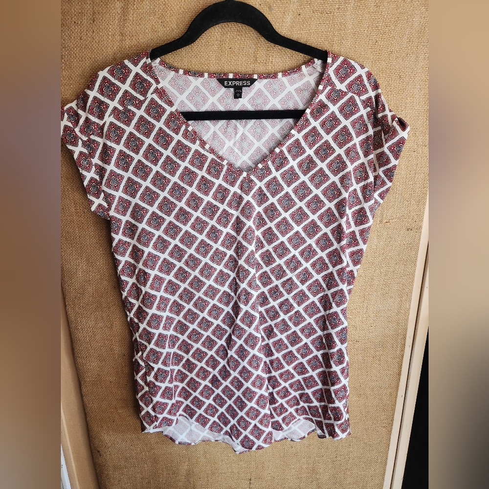 Express Womens Burgundy Geo Print V-Neck Top